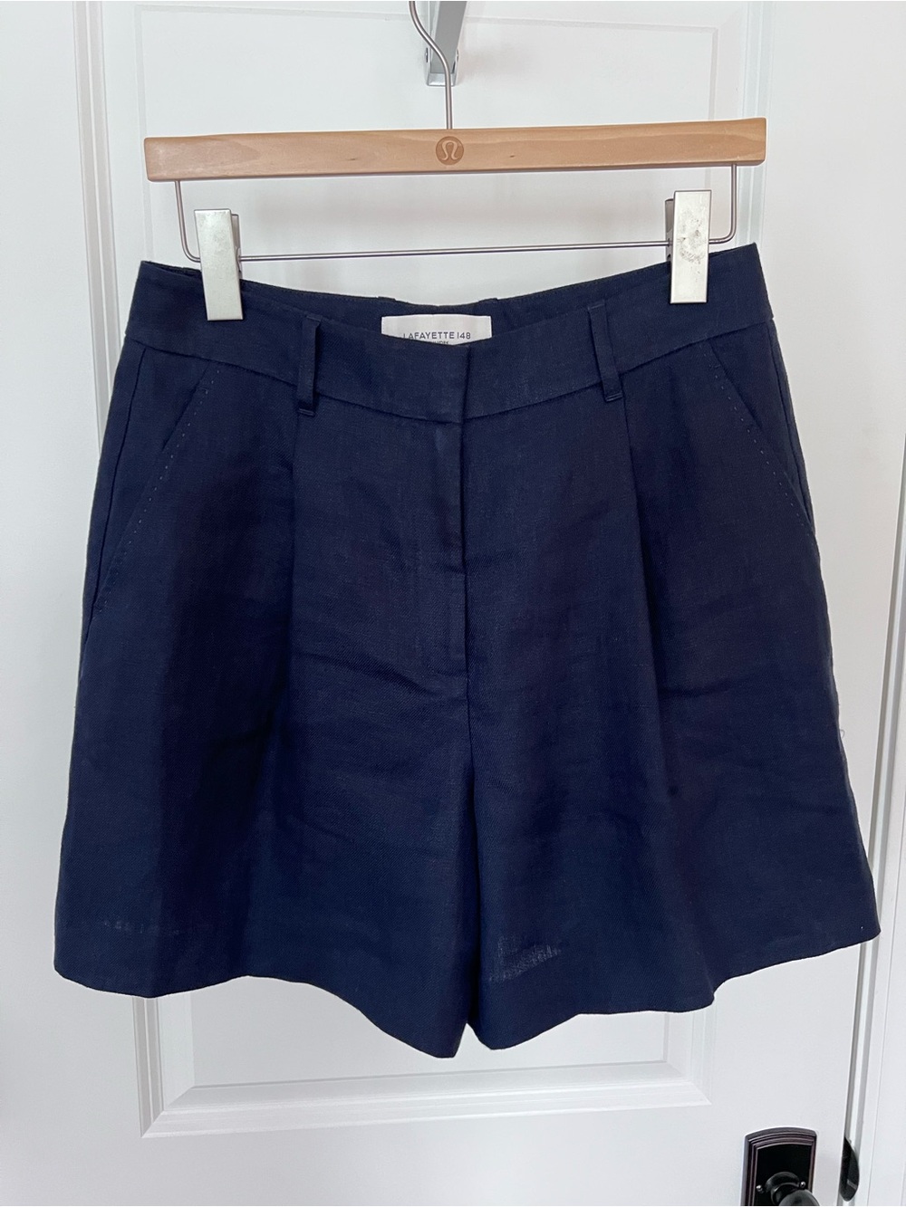 Lafayette 148 Wide Leg Pleated Linen Shorts Navy Size 6 EUC